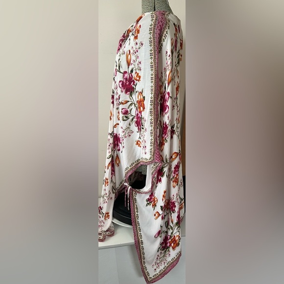 GORGEOUS FOREVER 21 FLORAL KIMONO XL/1X BEAUTIFUL PRINT,GENEROUS CUT, BOHO VIBES - Picture 3 of 6